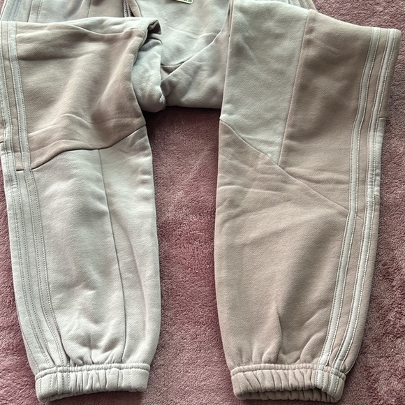 🎀New Adidas Sweatpants🎀 - Picture 5 of 11